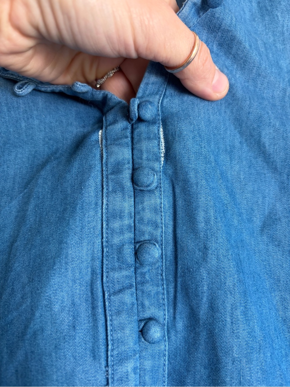 J. Jill (NWT W/ Small Flaw) Light Blue Chambray Indigo Stand Collar Top 2X - Picture 4 of 14